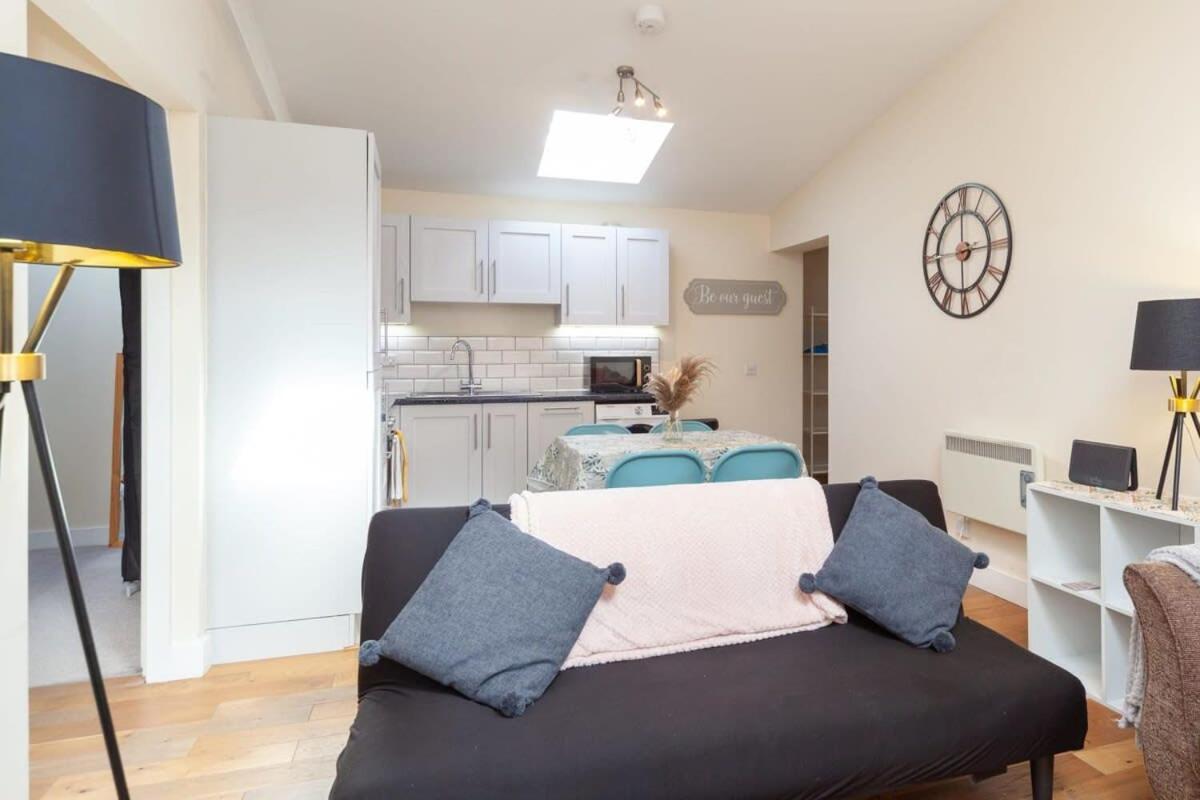 Modern 2 Bed Attic Apartment In Brixton London Kültér fotó